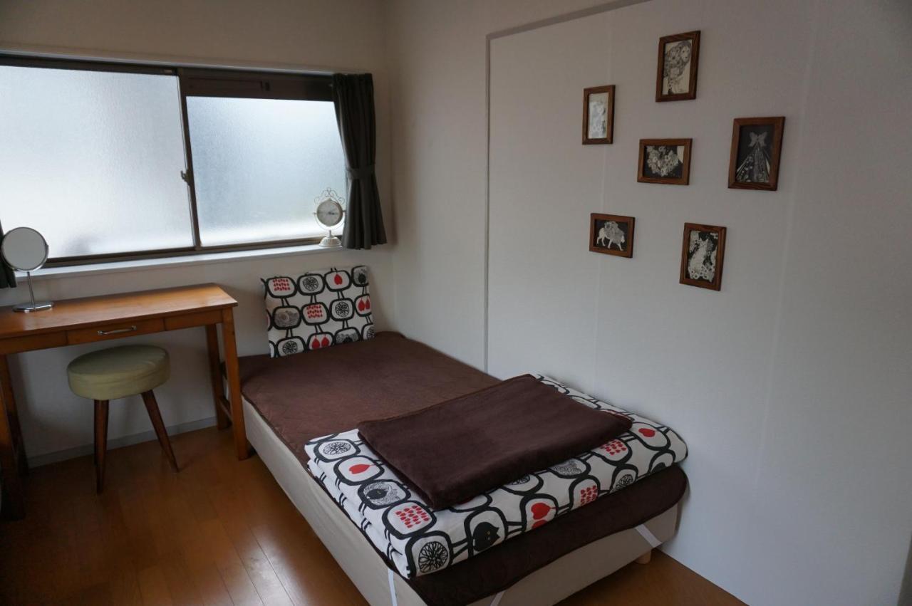 Guesthouse Ten-Roku - Female Only Осака Экстерьер фото