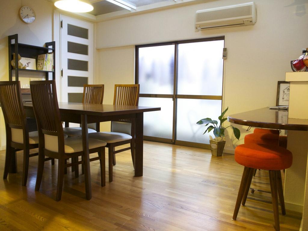 Guesthouse Ten-Roku - Female Only Осака Экстерьер фото
